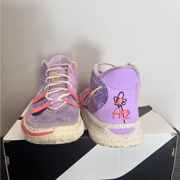 Kyrie 7 Daughters - Picture 4 of 4